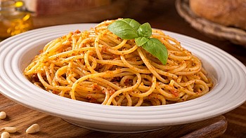 Spaghetti al pesto trapanese