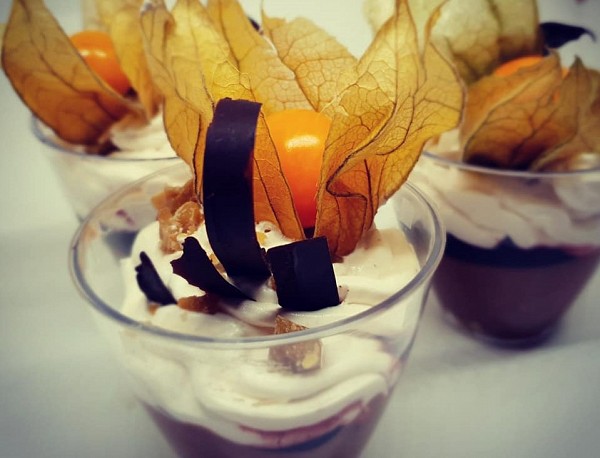 Foto - Foresta nera in bicchiere - mousse vegana al cioccolato