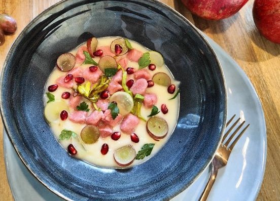 Foto Gnocchi rosa su crema di cavolo